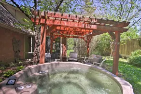 Private Home w/ Hot Tub & Patio Near Dtwn Tulsa - Intérieur
