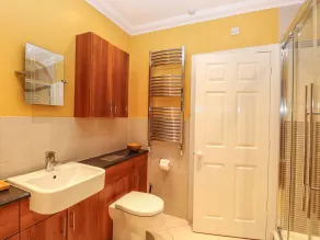 Brundall House - Bathroom
