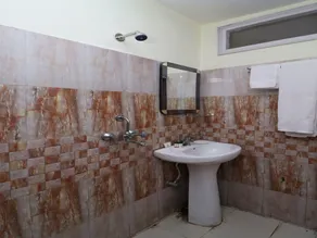 OYO 14129 Home 2BHK Shyamkhet Bhowali - Bathroom