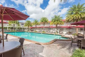 Ramada by Wyndham Miami Springs/Miami International Airport - Piscine