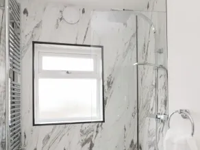 18 Acklington Road - Bathroom
