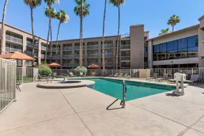 Best Western Plus Scottsdale Thunderbird Suites - Piscine