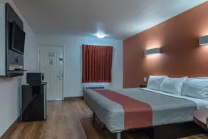 Motel 6-Texarkana, AR - Room