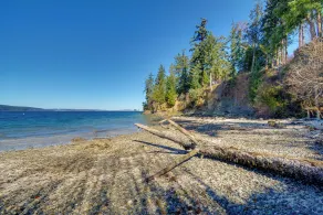 Waterfront PNW Escape w/ Deck & Beach Access! - Interior