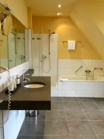 Hotel Zur Alten Brücke - Bathroom