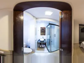 Hollyster Hotel - Baño