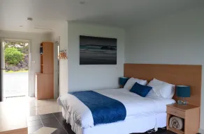 Island Breeze Motel - Room