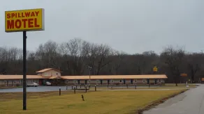 Spillway Motel - Indgang