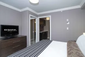 Sandman Hotel & Suites Calgary South - Room