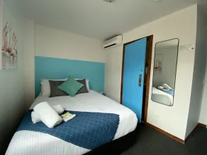 Nomads St Kilda - Room