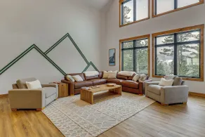 Luxe Mountain Home w/ Chefs Kitchen & Okemo Views - Innenbereich