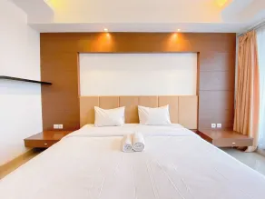 Modern & Contemporary Studio at Beverly Dago Apartment near ITB By Travelio - Zimmer