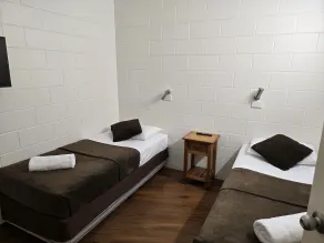 Colonial Rose Motel - Quarto