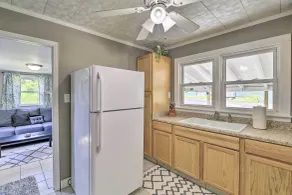 Cozy Cottage Near Dtwn Dining, Walk to Casino - Interiör