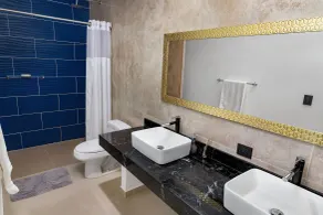 Angelina 28 Beachfront and Family Apartments - Modern and Relaxing Long Stays - 20 min from Cancun Airport - Badeværelse