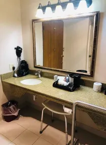 Boarders Inn & Suites by Cobblestone Hotels - Munising - Værelse