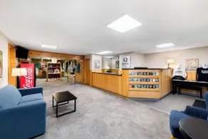 Quality Inn & Suites Munising - Lobby