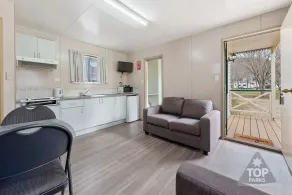 Porepunkah Pines Holiday Park - Room