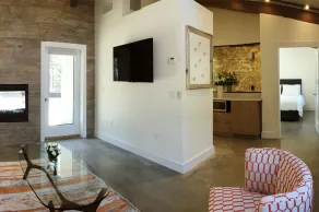 The Hampton Maid - Camera