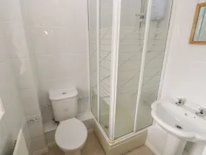21 Heol Gylfinir - Salle de bain