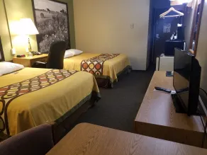 Super 8 by Wyndham Milbank SD - Room
