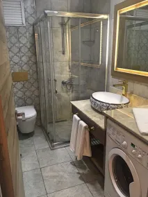 61 Park Hotel - Bathroom