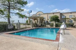 Quality Inn & Suites Durant - Piscine