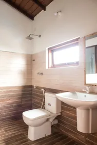 Rupas Hotel - Bathroom