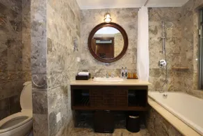 Silk Path Grand Sapa Resort & Spa  - Baño