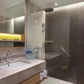 Hotel Santika Premiere Slipi Jakarta - Bathroom