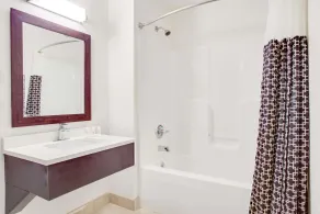 Super 8 by Wyndham Dalton - Salle de bain