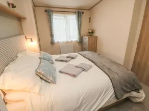 20 Wolds View - Room
