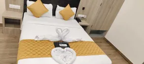 Hotel Arts International - Room