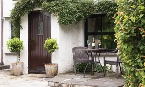 Burrow Cottage - Balcony