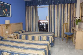Apartamentos Marola Park - Room