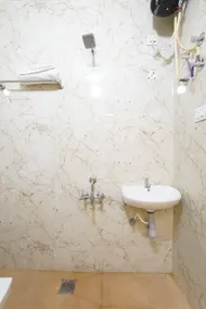 SPOT ON Eswar Residency - Salle de bain