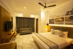 Monarch Montvert Rabale - Room