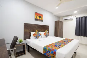 FabHotel Grand Aarvi Prime - Nr Hafeezpet, Madeenaguda - Rom