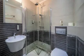 Hotel Zum Halbmond - Bathroom