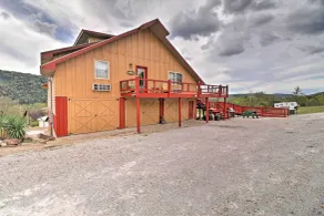 Updated Mtn View Studio w/ Loft - Near River! - Interior