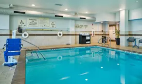 Hampton Inn & Suites Salinas - Piscina
