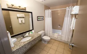 Best Western Plus Pembina Inn & Suites - Badezimmer