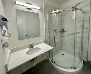 Royal Inn and Suites Charlotte Airport - Baño