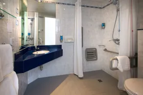 Holiday Inn Express Droitwich Spa by IHG - Baño