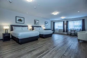 Gateway Hotel and Suites - Chambre