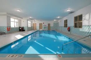 Holiday Inn Hotel and Suites-Kamloops by IHG - Piscine