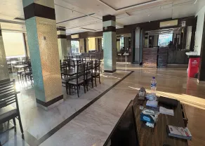 Hotel Girraj Inn - Restaurante