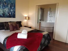 Outlook Hill Vineyard Cottages - Chambre