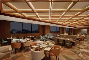 DoubleTree by Hilton Varanasi - Restaurant