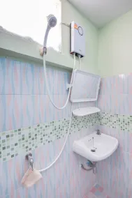 OYO 1163 Eden Hostel - Baño